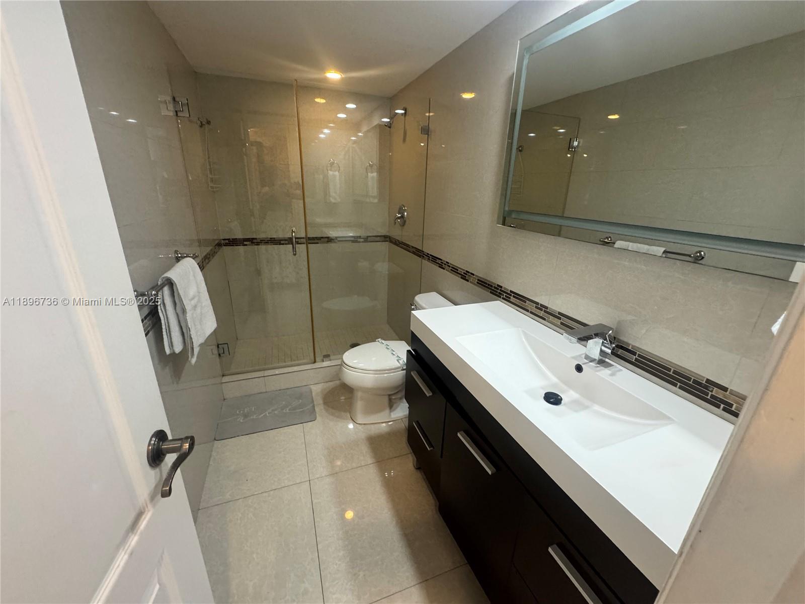 19370 Collins Ave 1427 Property Photo 11