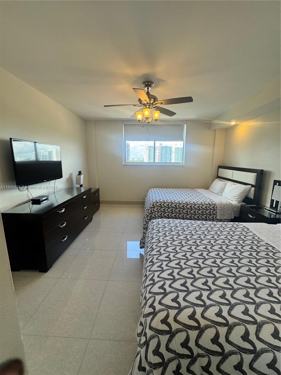 19370 Collins Ave 1520 Property Photo 11