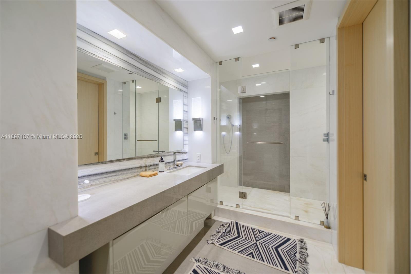 16047 Collins Ave 3204 Property Photo 12