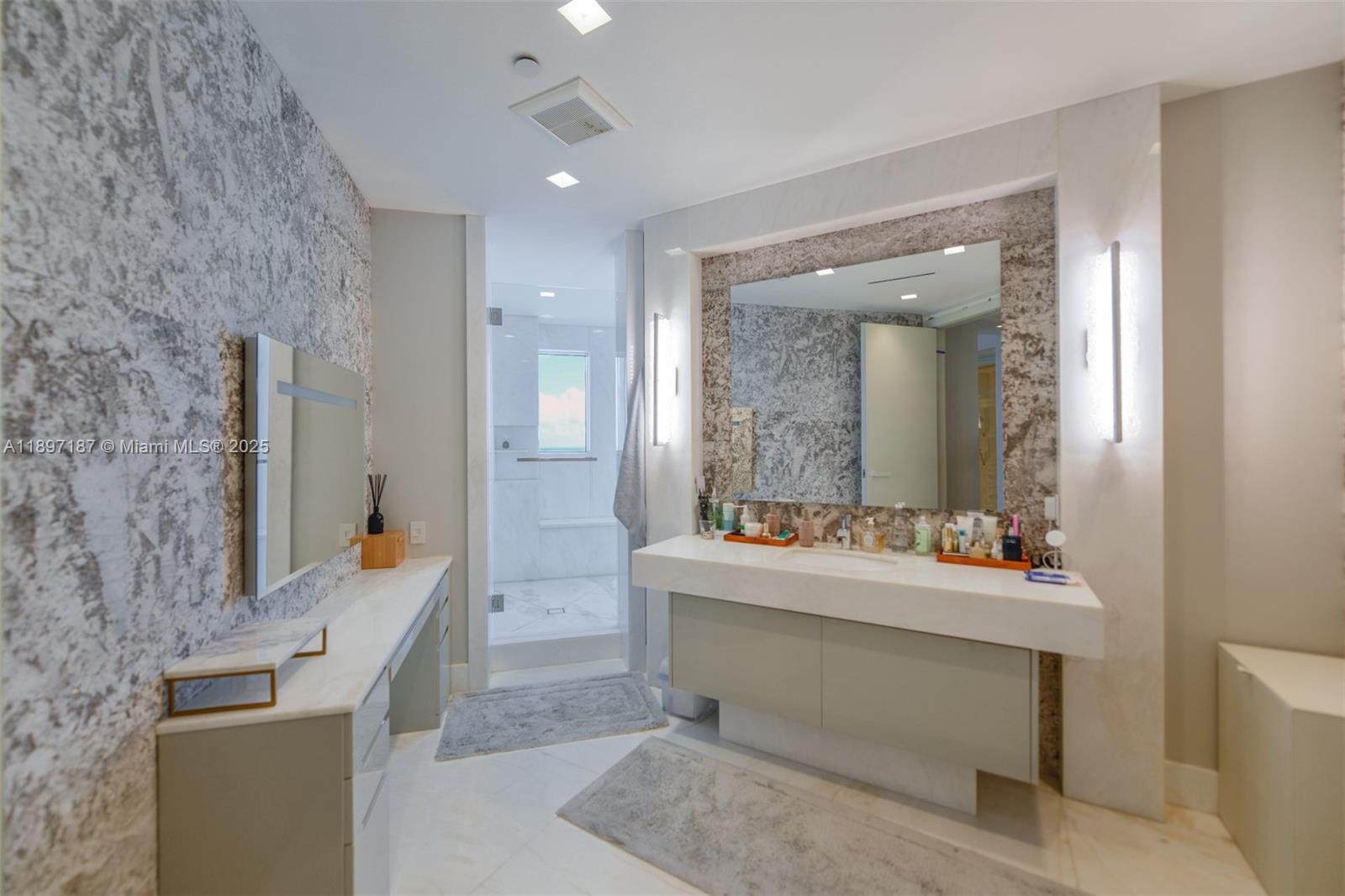 16047 Collins Ave 3204 Property Photo 15