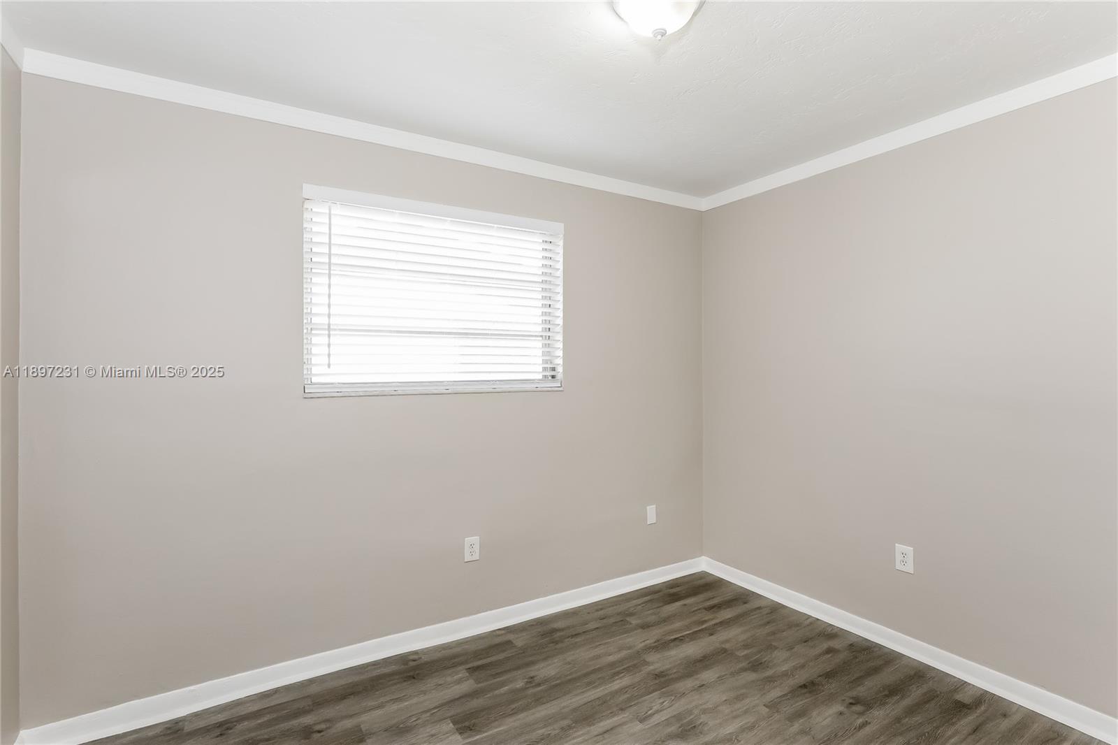 381 Ne 164th St 0 Property Photo 13
