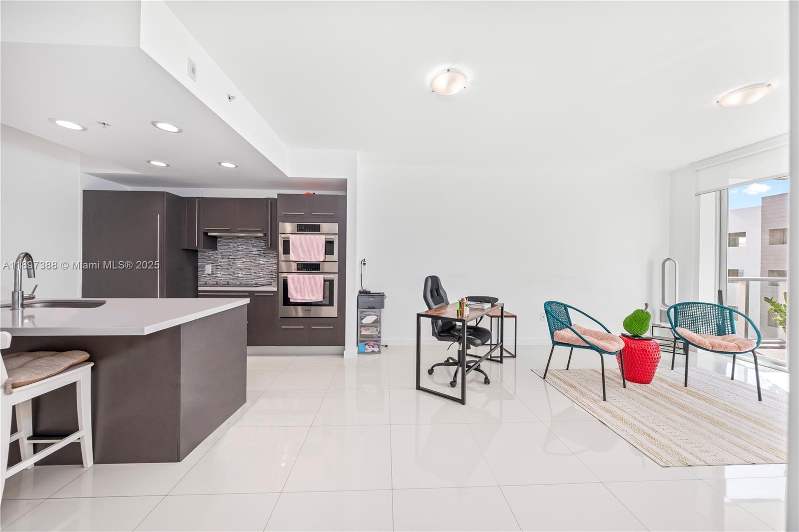 7751 NW 107th Ave 422 Property Photo 1