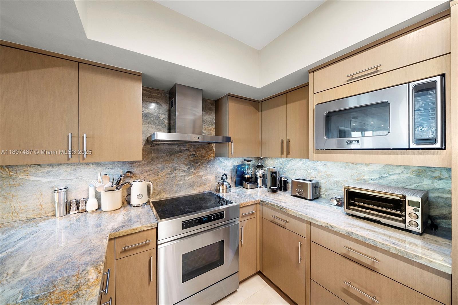 1455 Ocean Dr 1003 Property Photo 13