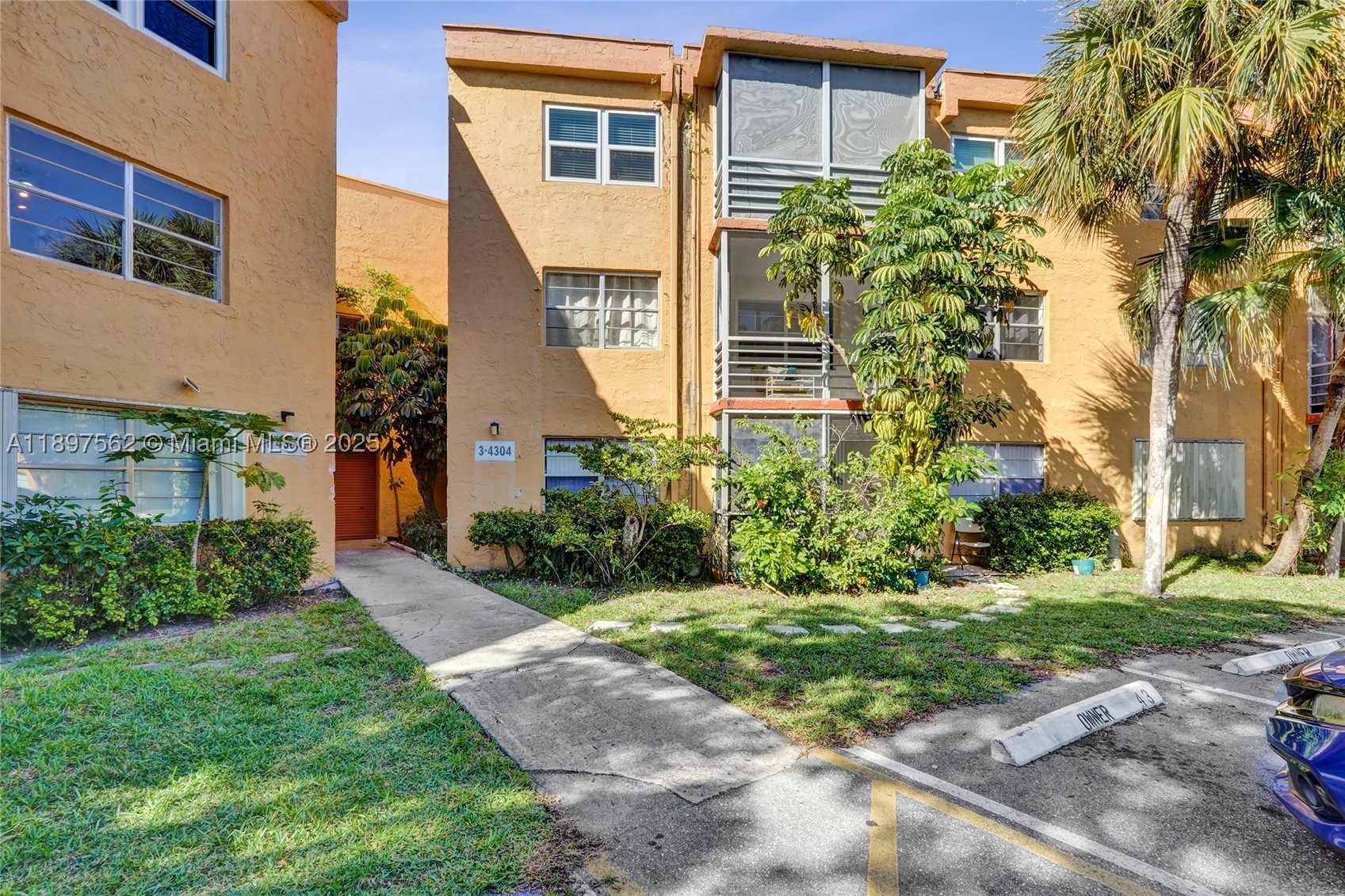 4314 NW 9th Ave 3-3D Property Photo 1