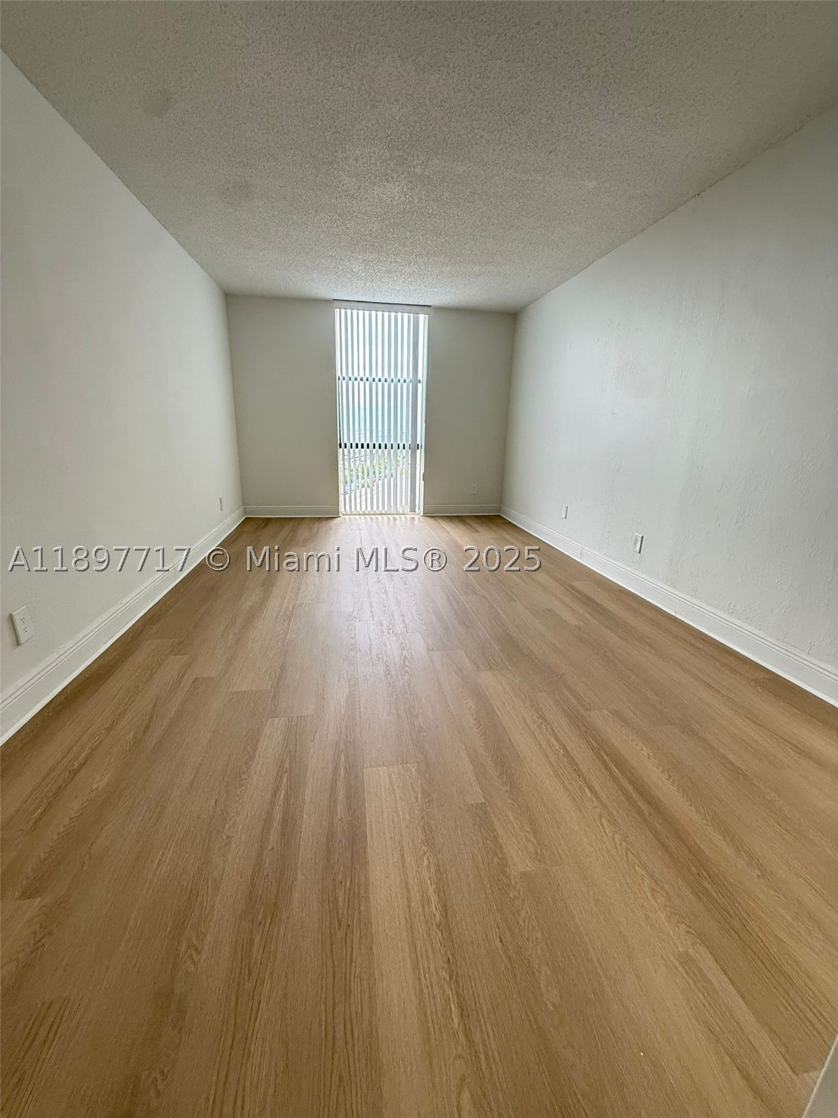 13499 Biscayne Blvd 811 Property Photo 5