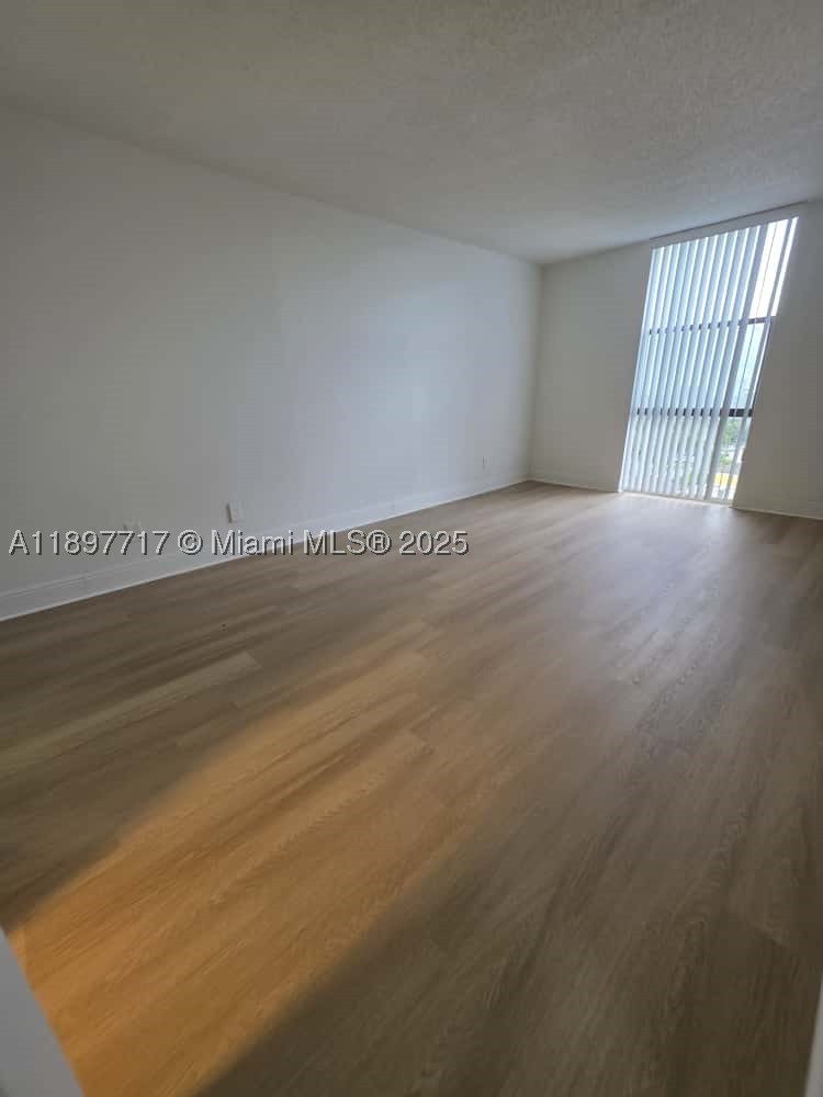 13499 Biscayne Blvd 811 Property Photo 6