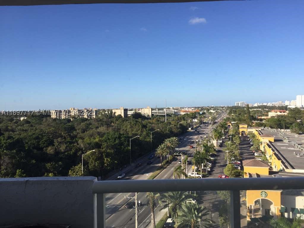13499 Biscayne Blvd 811 Property Photo 15