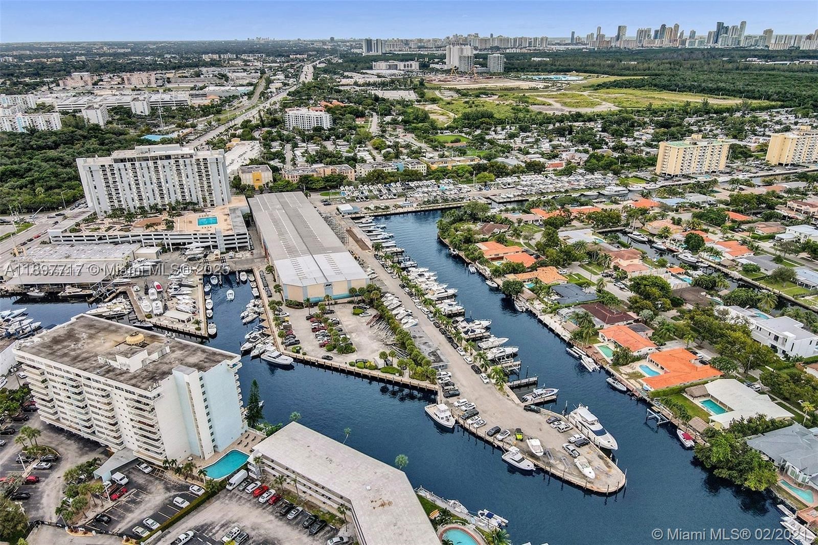 13499 Biscayne Blvd 811 Property Photo 17