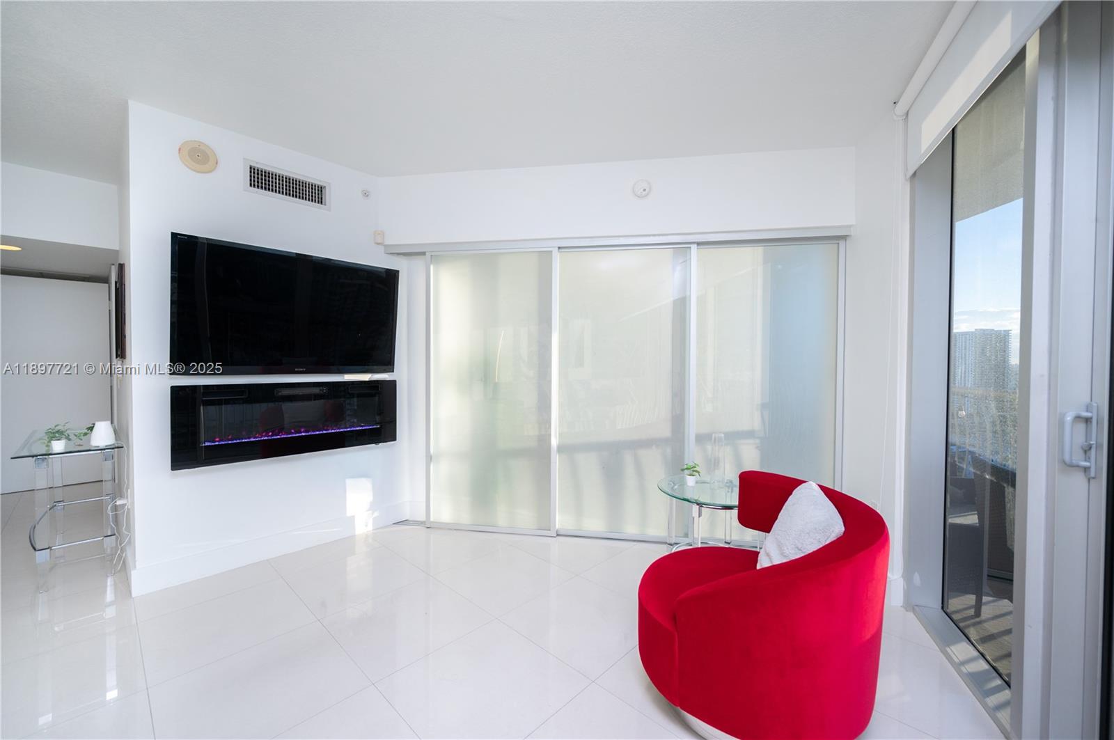 1750 N Bayshore Dr 2615 Property Photo 10