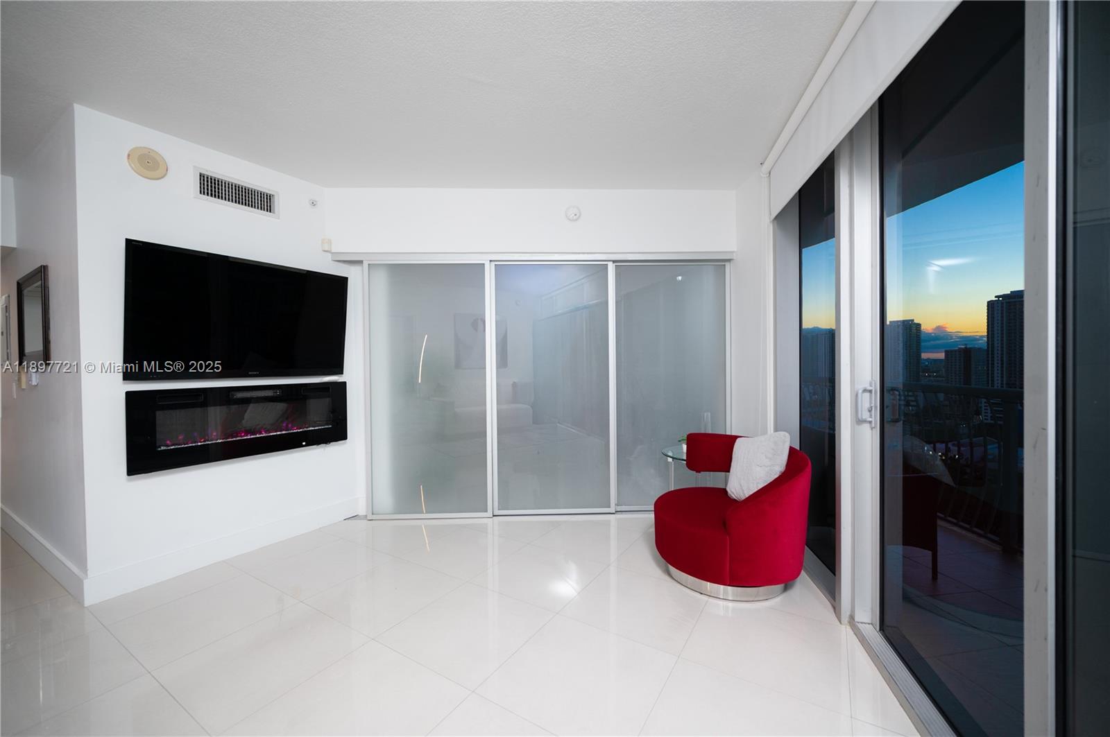 1750 N Bayshore Dr 2615 Property Photo 19