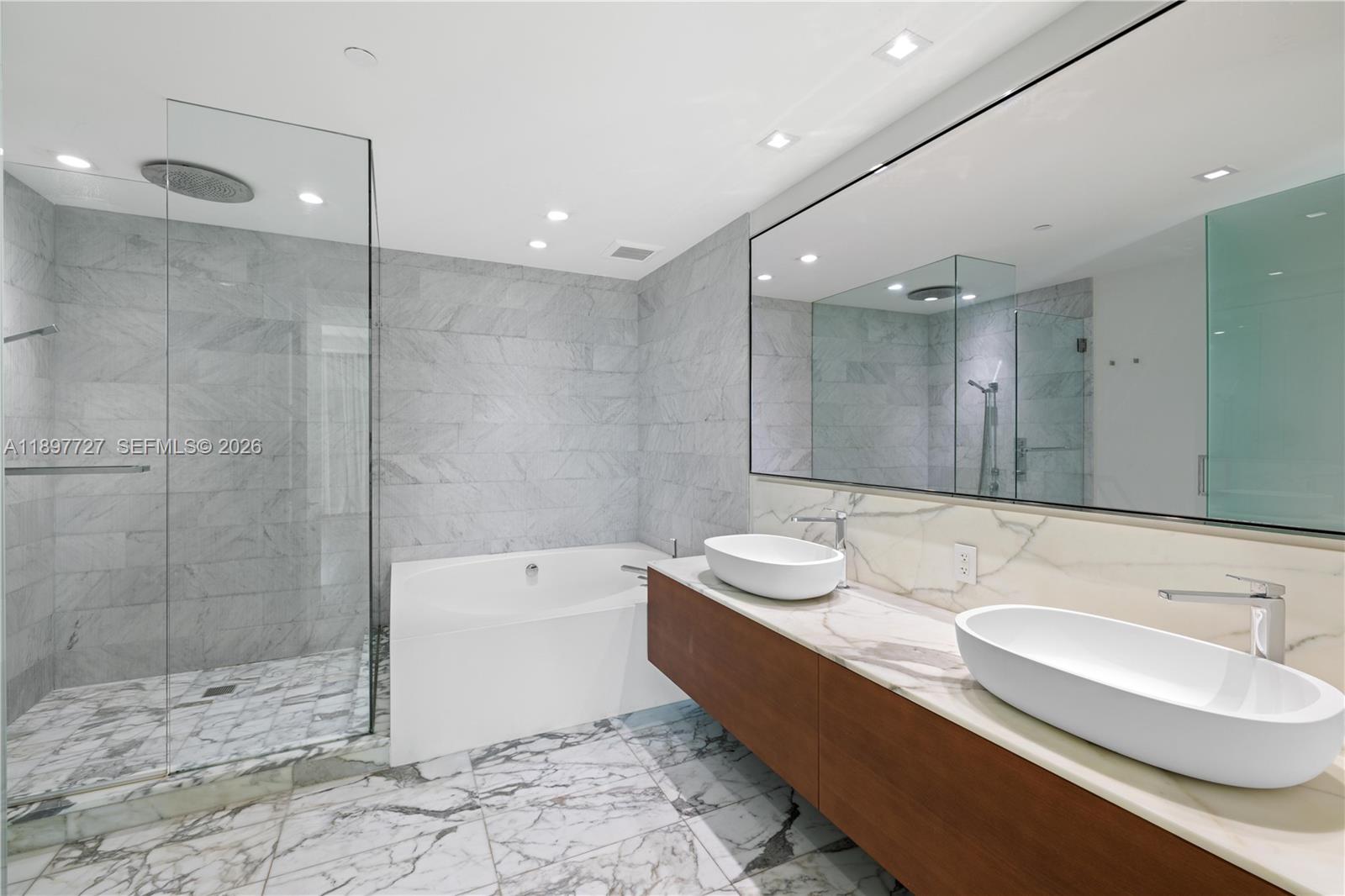 10201 Collins Ave 311 Property Photo 10