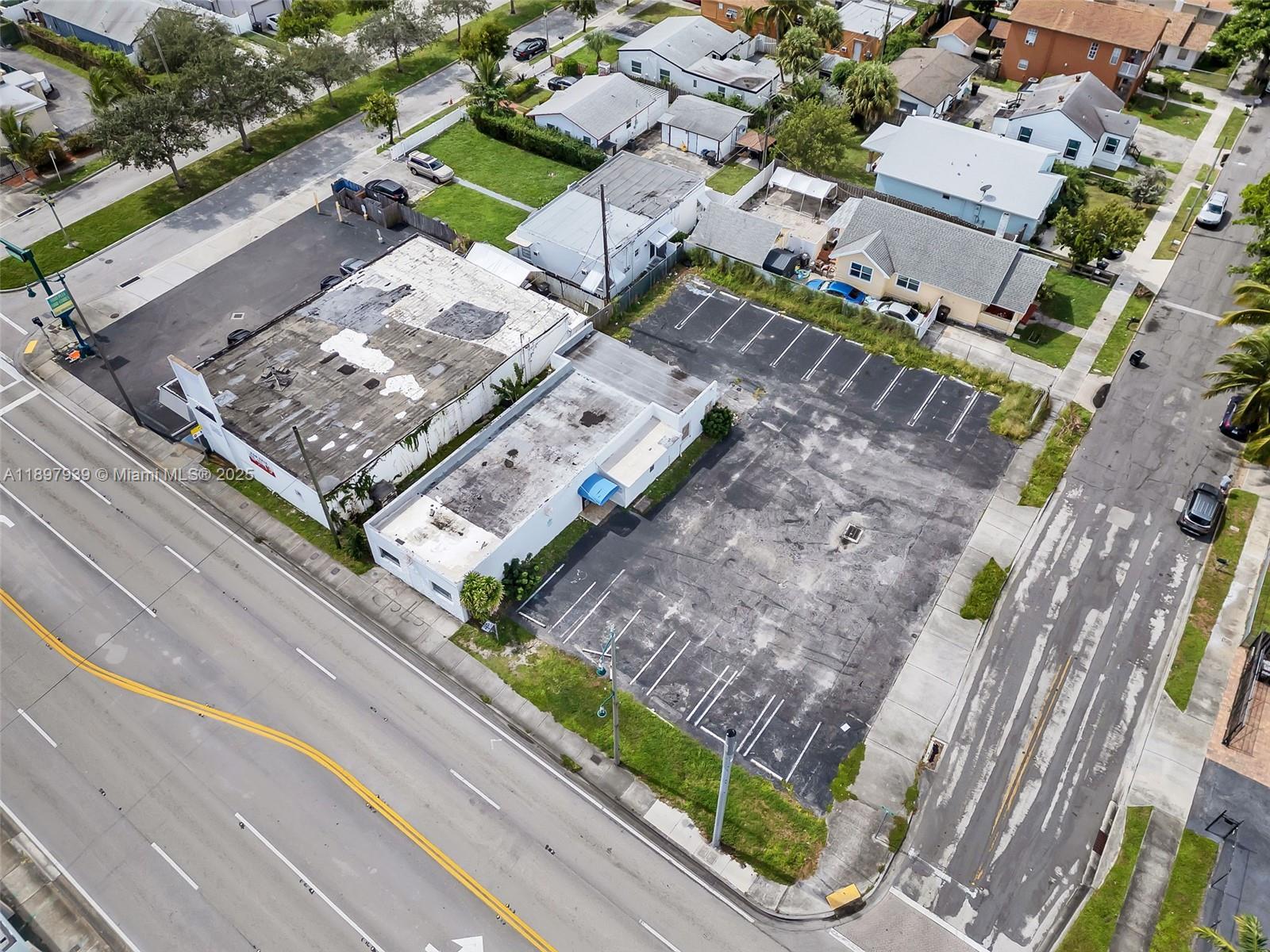 5509 & 5501 Broadway Property Photo 4