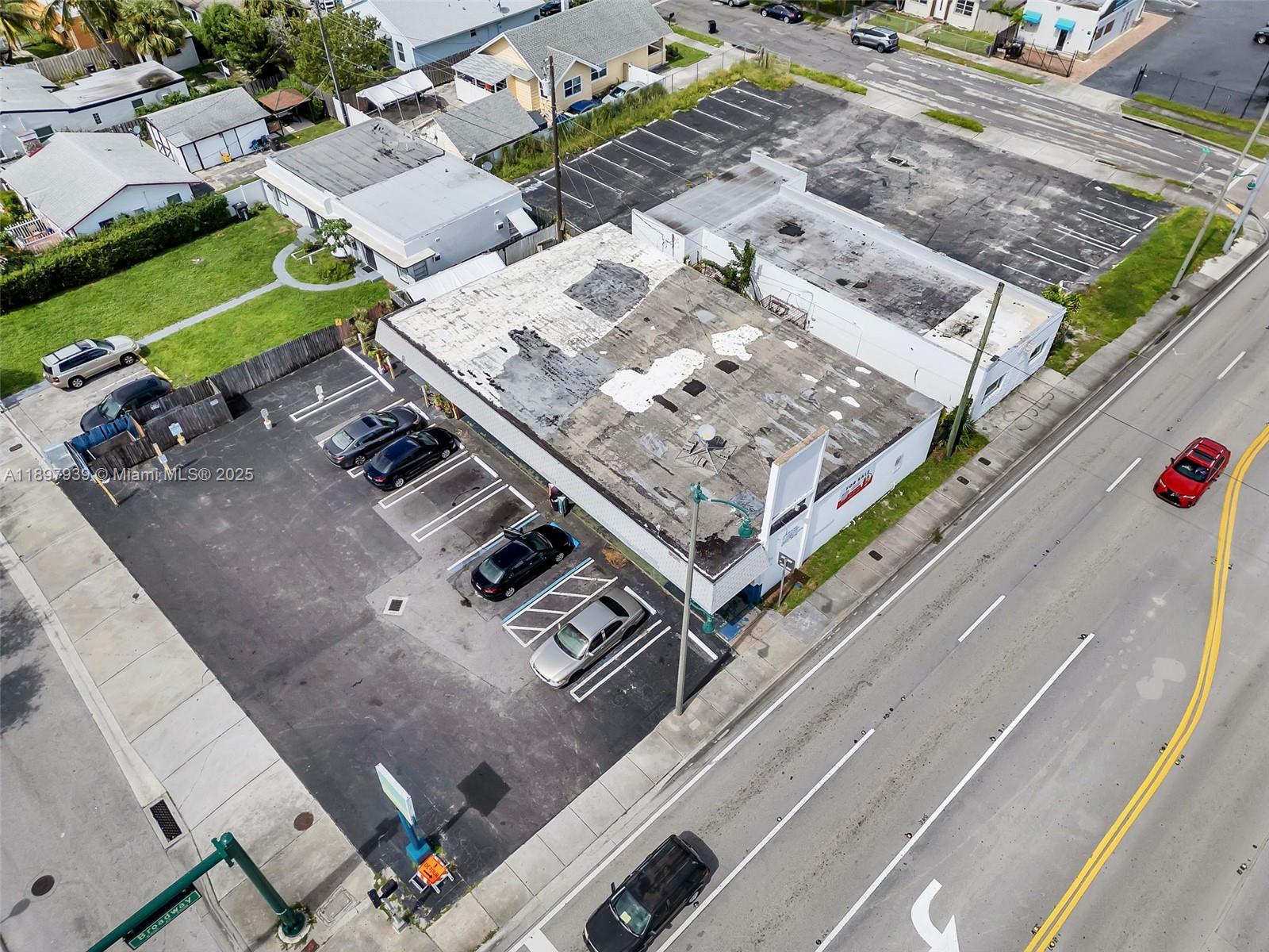 5509 & 5501 Broadway Property Photo 6
