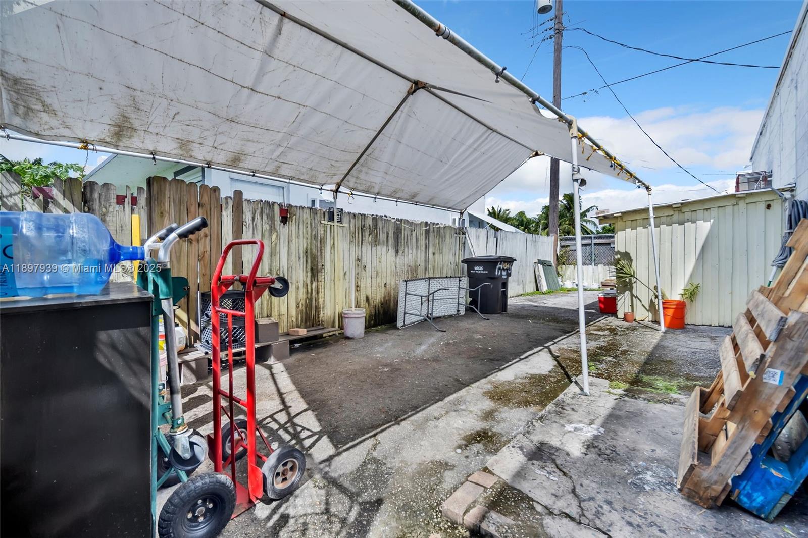5509 & 5501 Broadway Property Photo 15