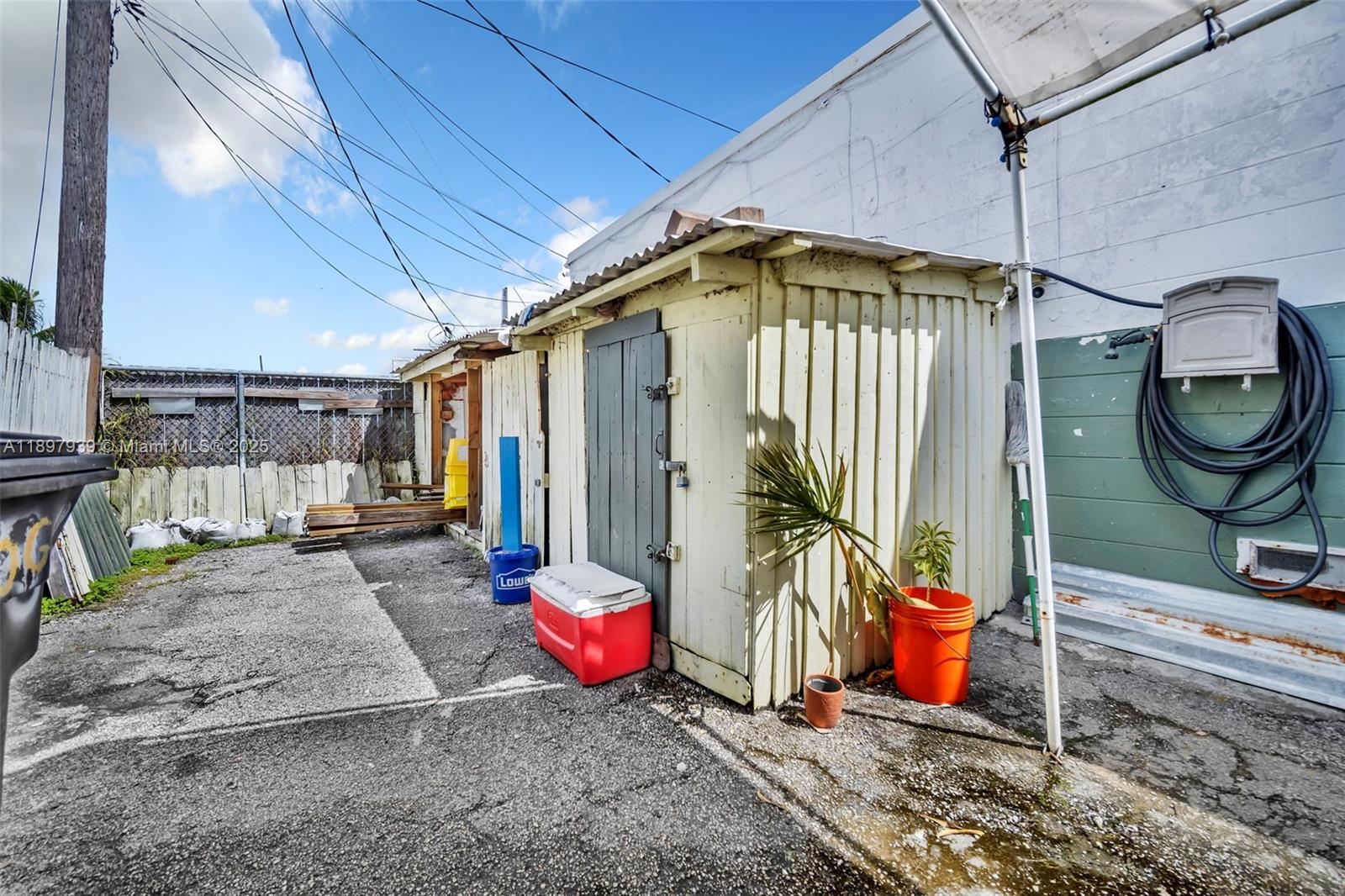 5509 & 5501 Broadway Property Photo 16