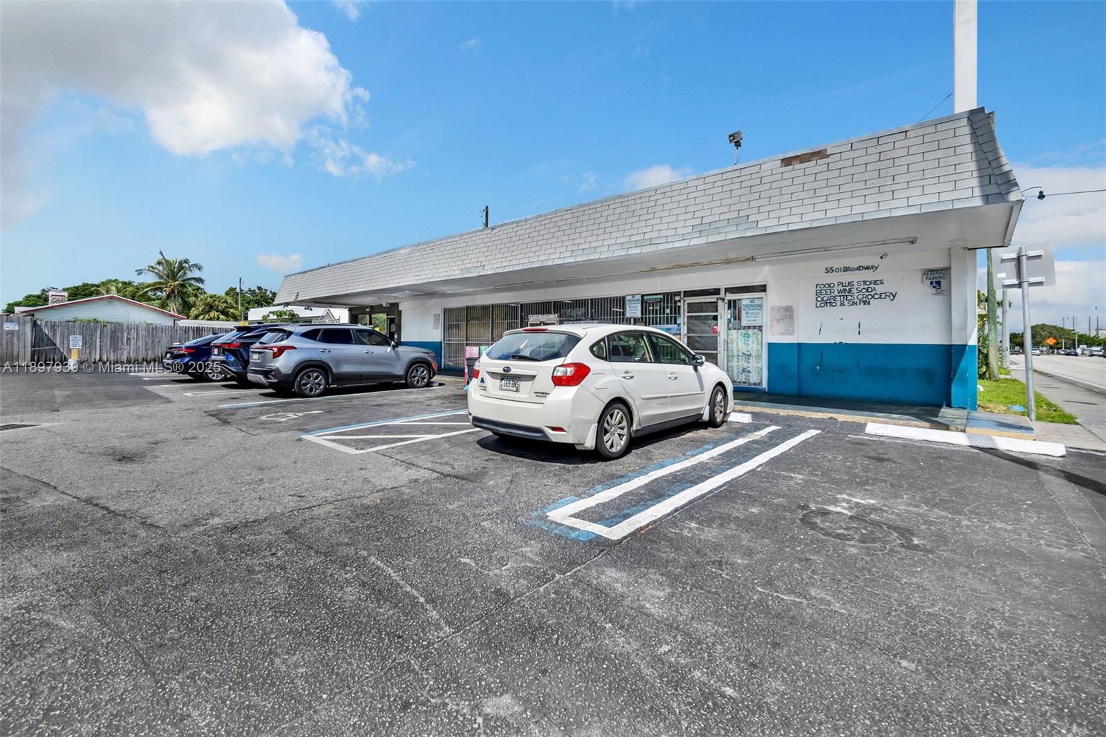 5509 & 5501 Broadway Property Photo 18
