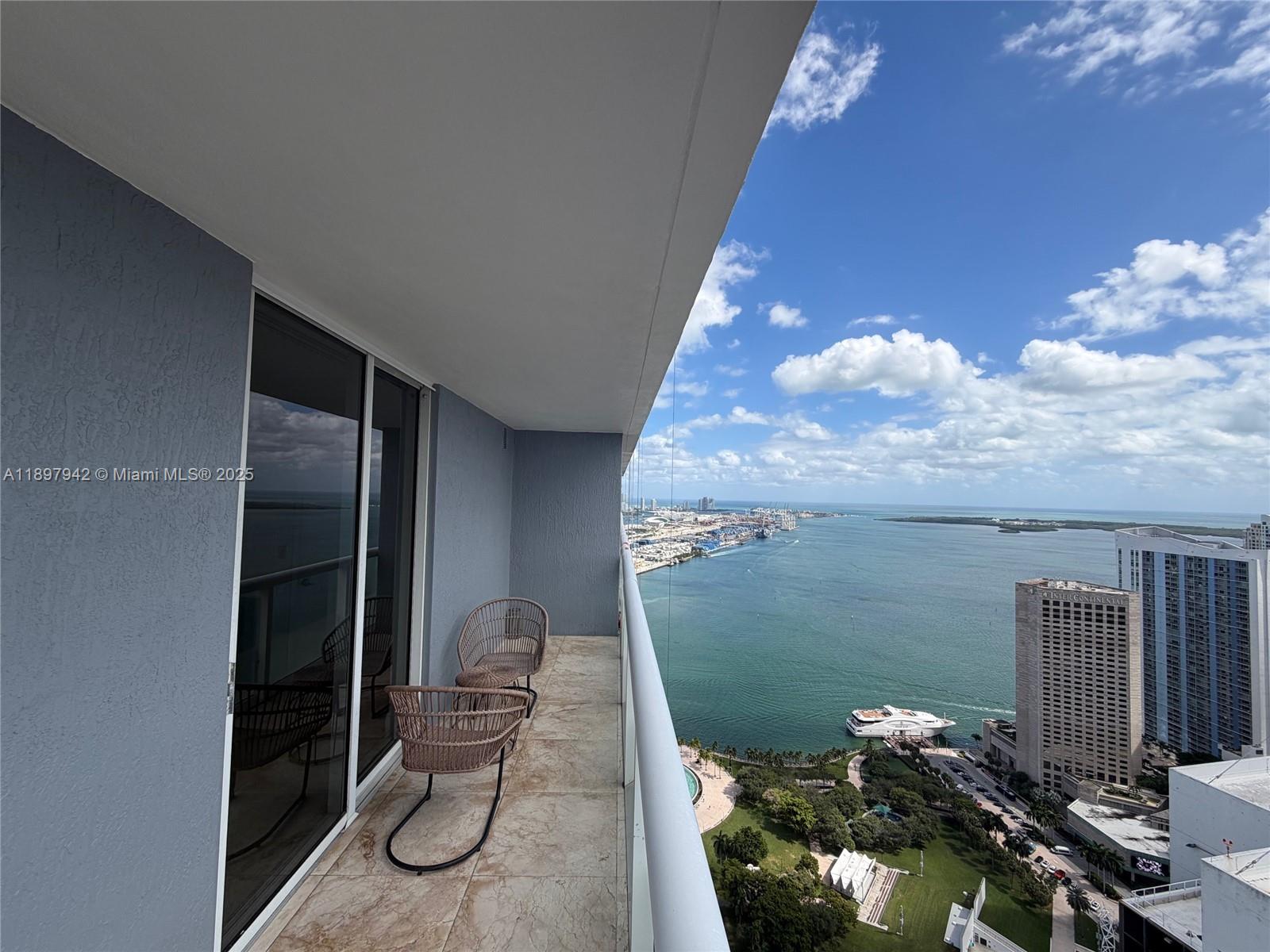 50 Biscayne Blvd 5211 Property Photo 1