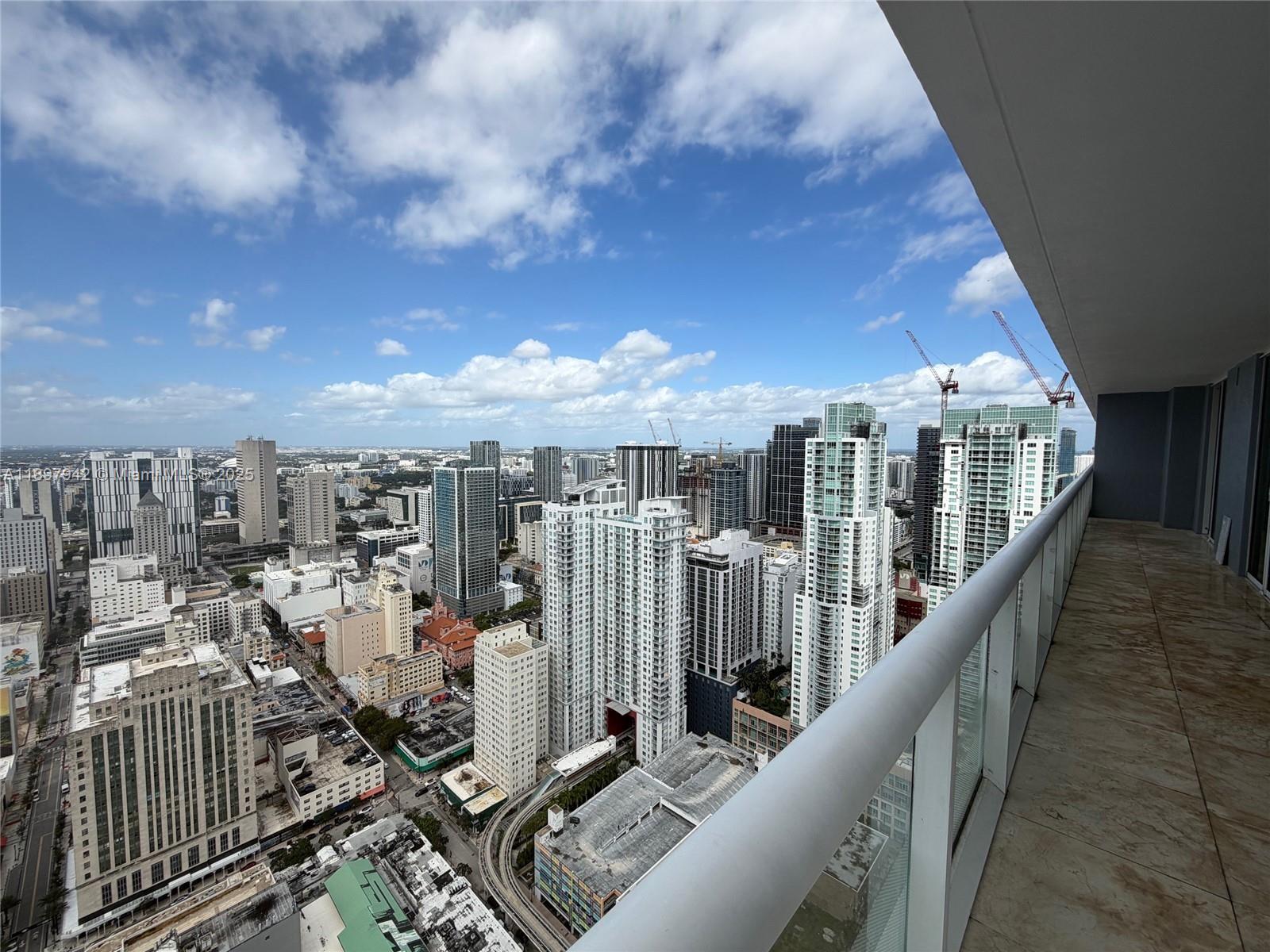 50 Biscayne Blvd 5211 Property Photo 3