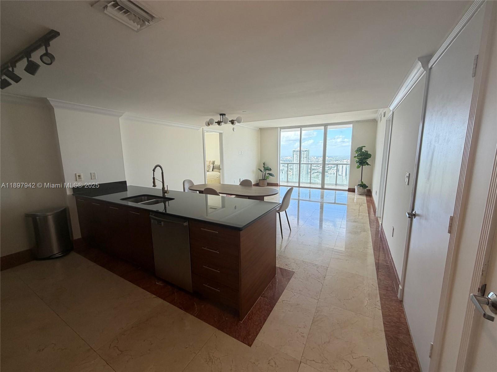 50 Biscayne Blvd 5211 Property Photo 6