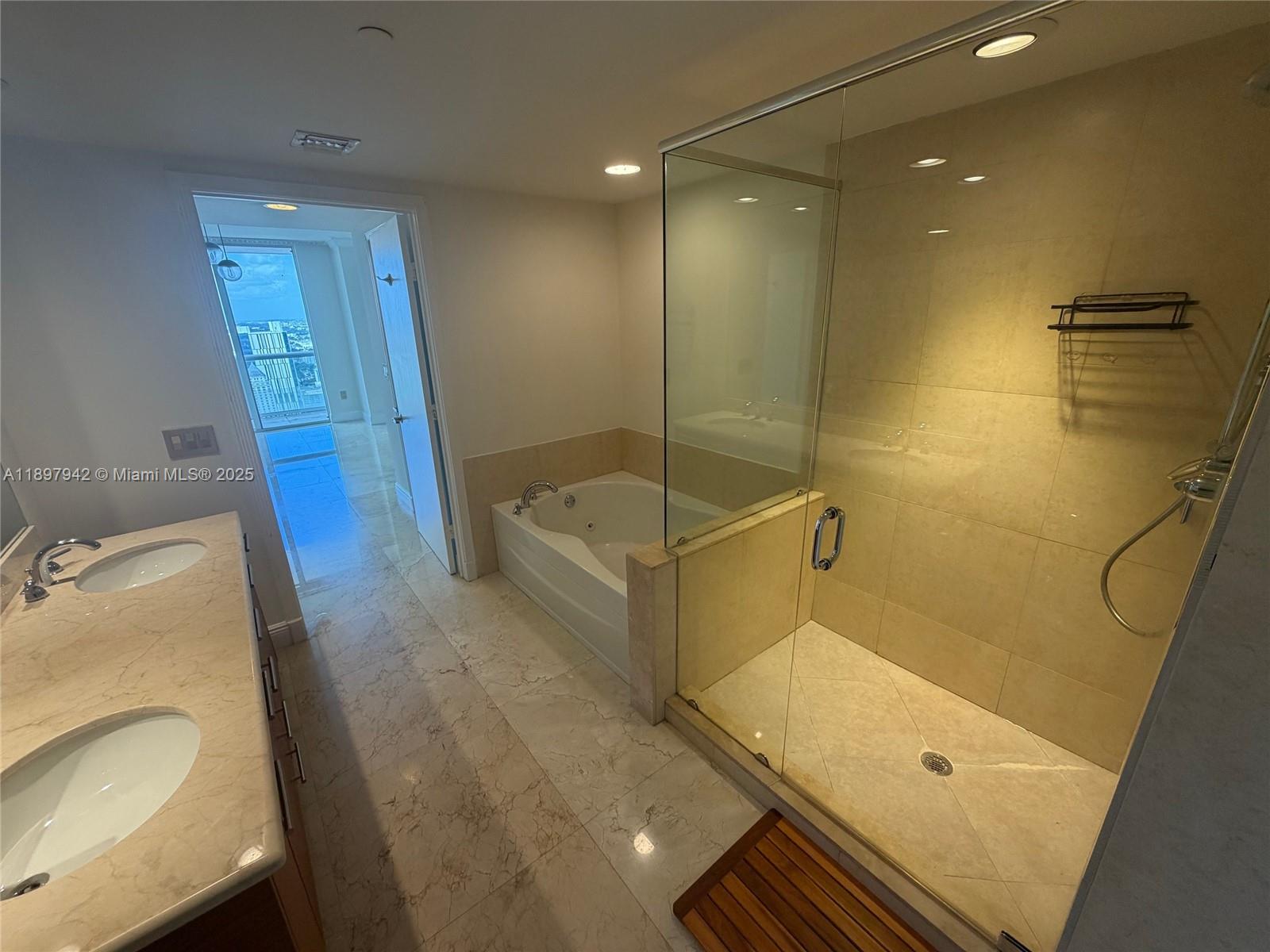 50 Biscayne Blvd 5211 Property Photo 15