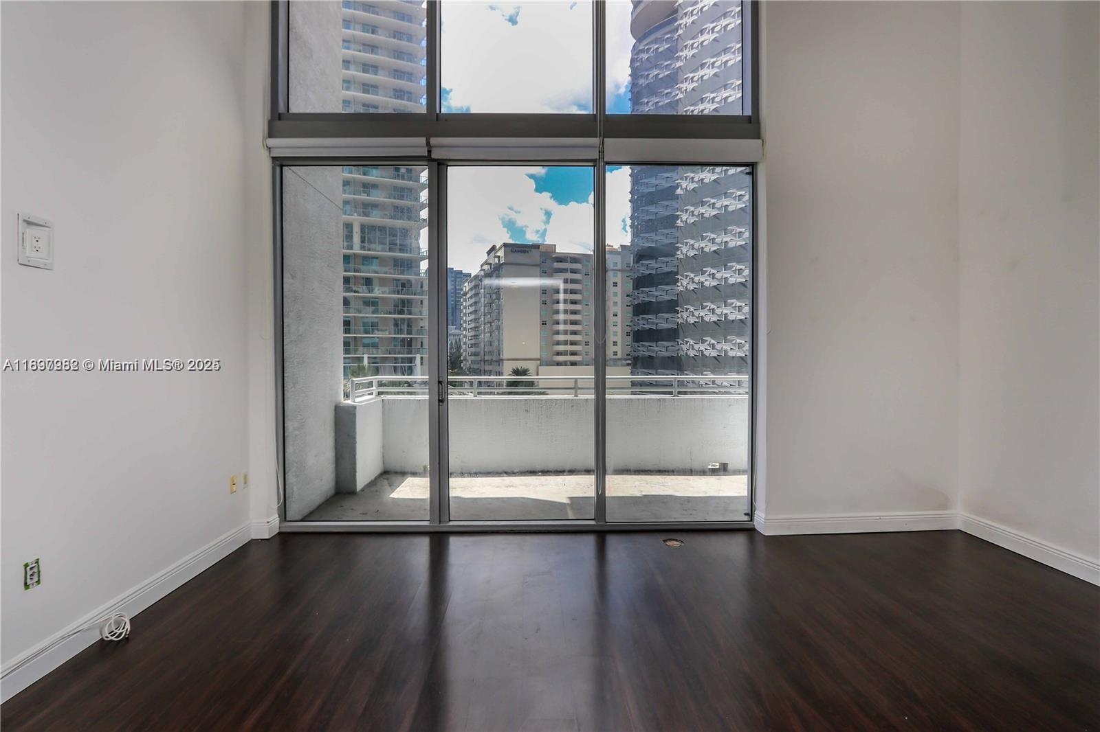 1050 Brickell Ave 414 Property Photo 4