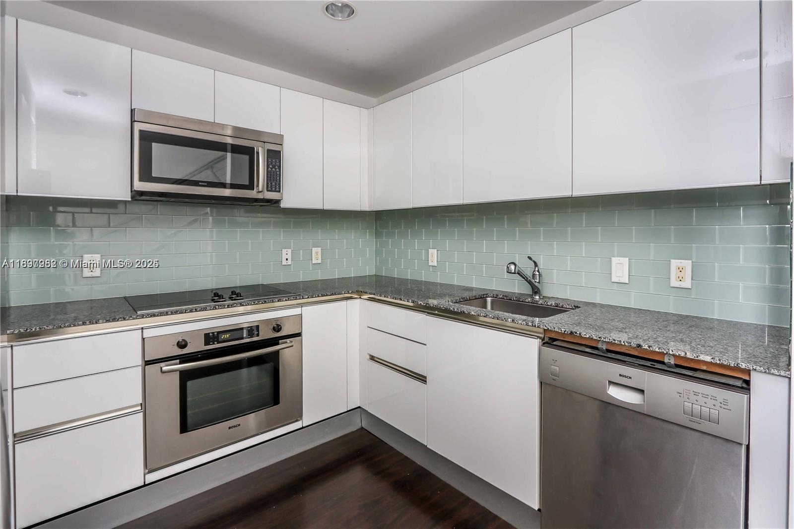 1050 Brickell Ave 414 Property Photo 7
