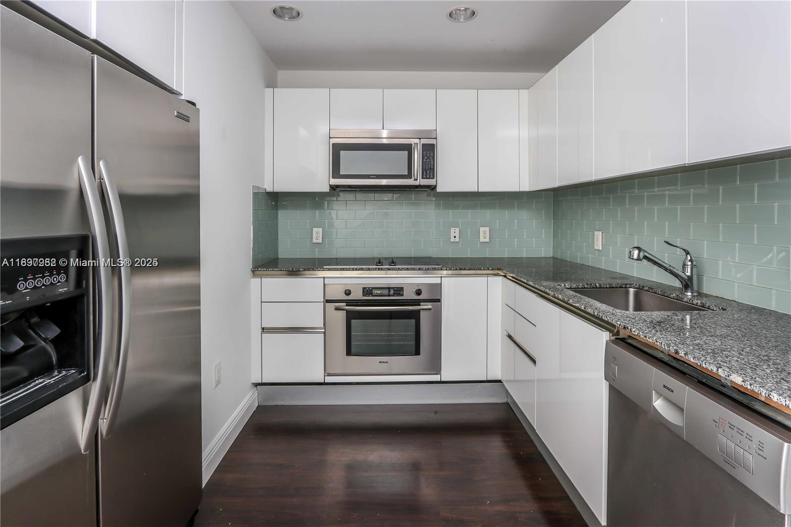1050 Brickell Ave 414 Property Photo 8