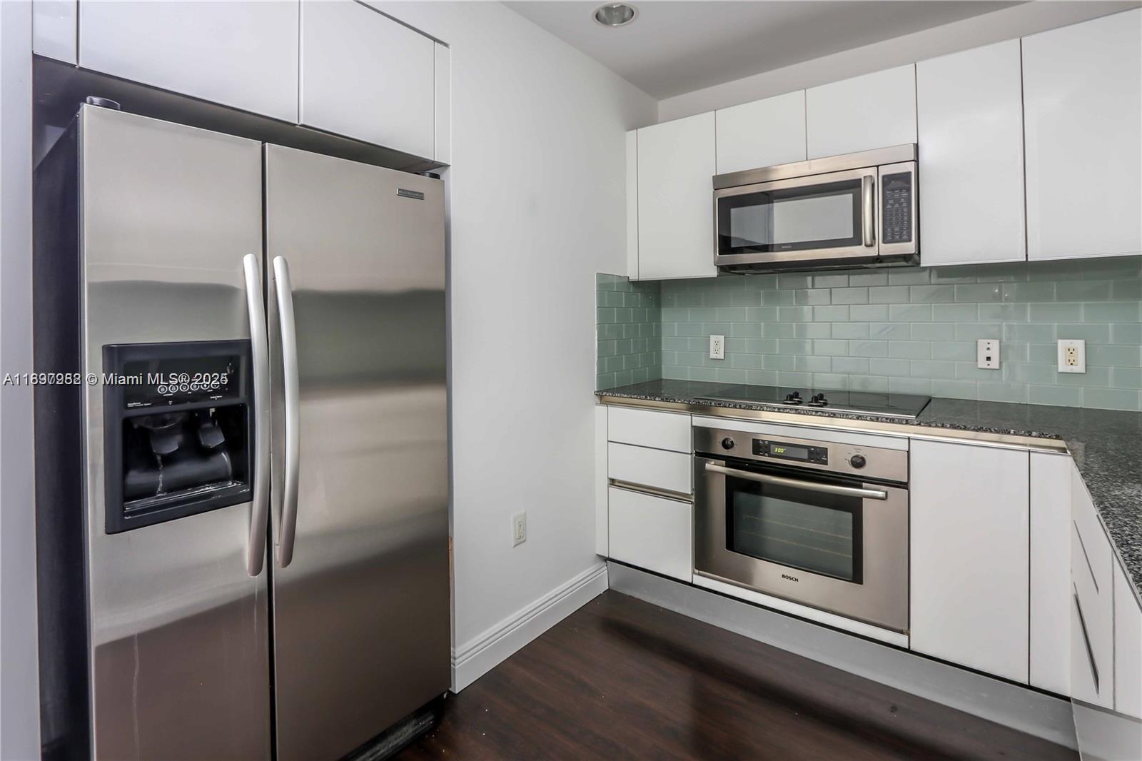 1050 Brickell Ave 414 Property Photo 9
