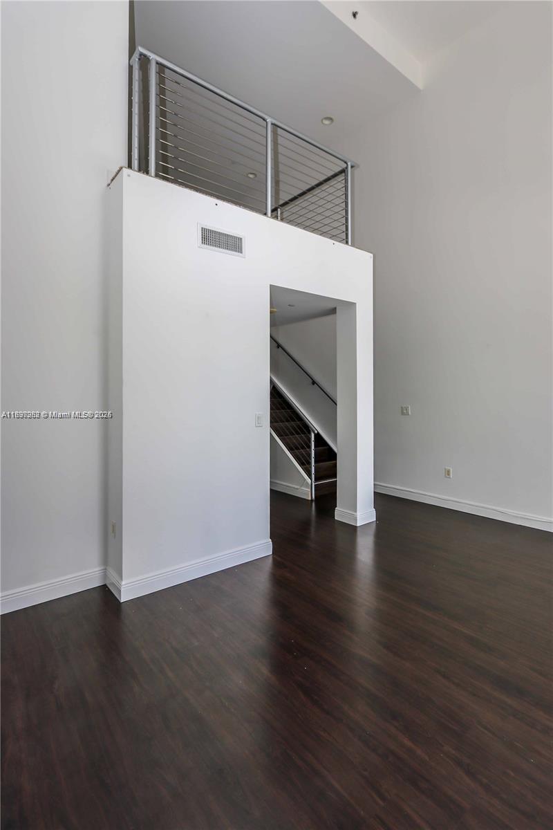 1050 Brickell Ave 414 Property Photo 20