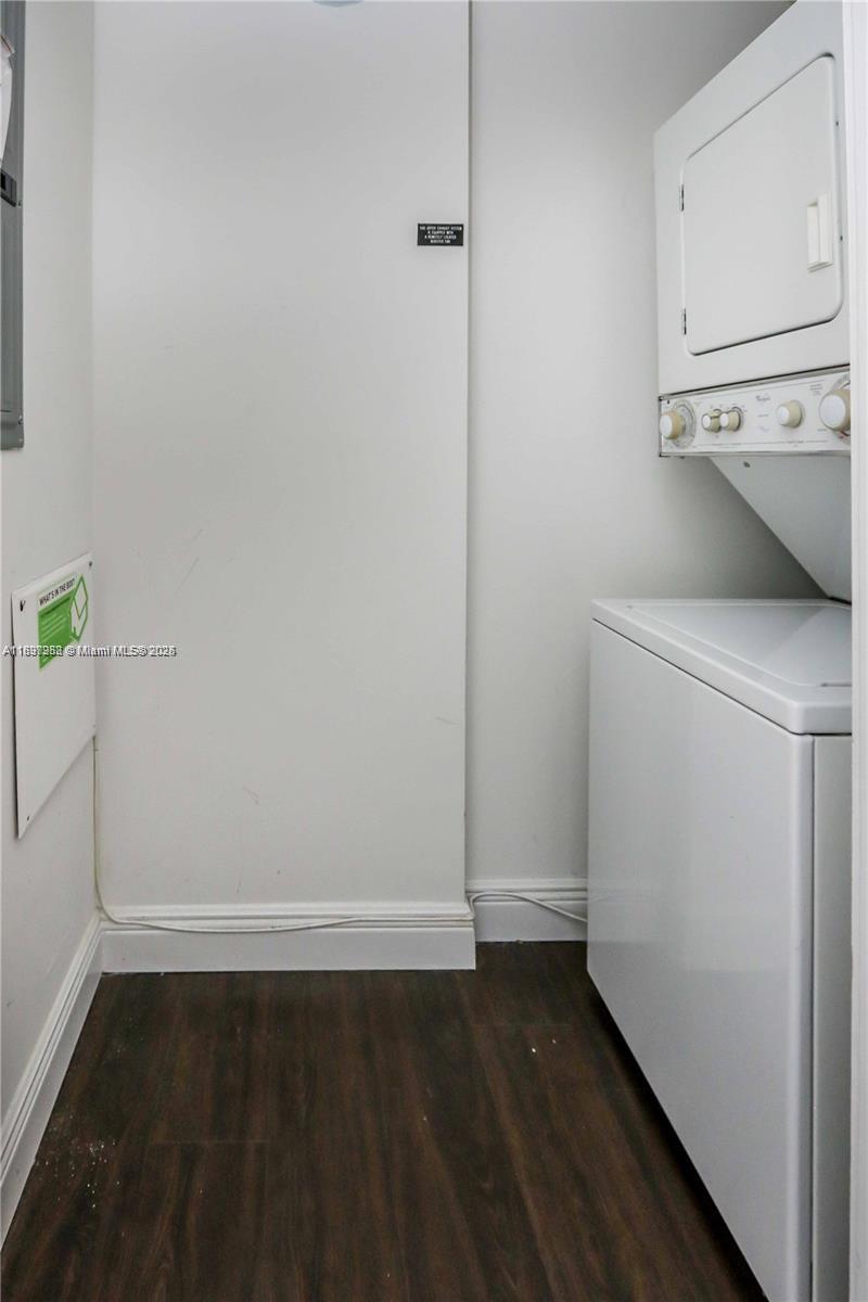 1050 Brickell Ave 414 Property Photo 24