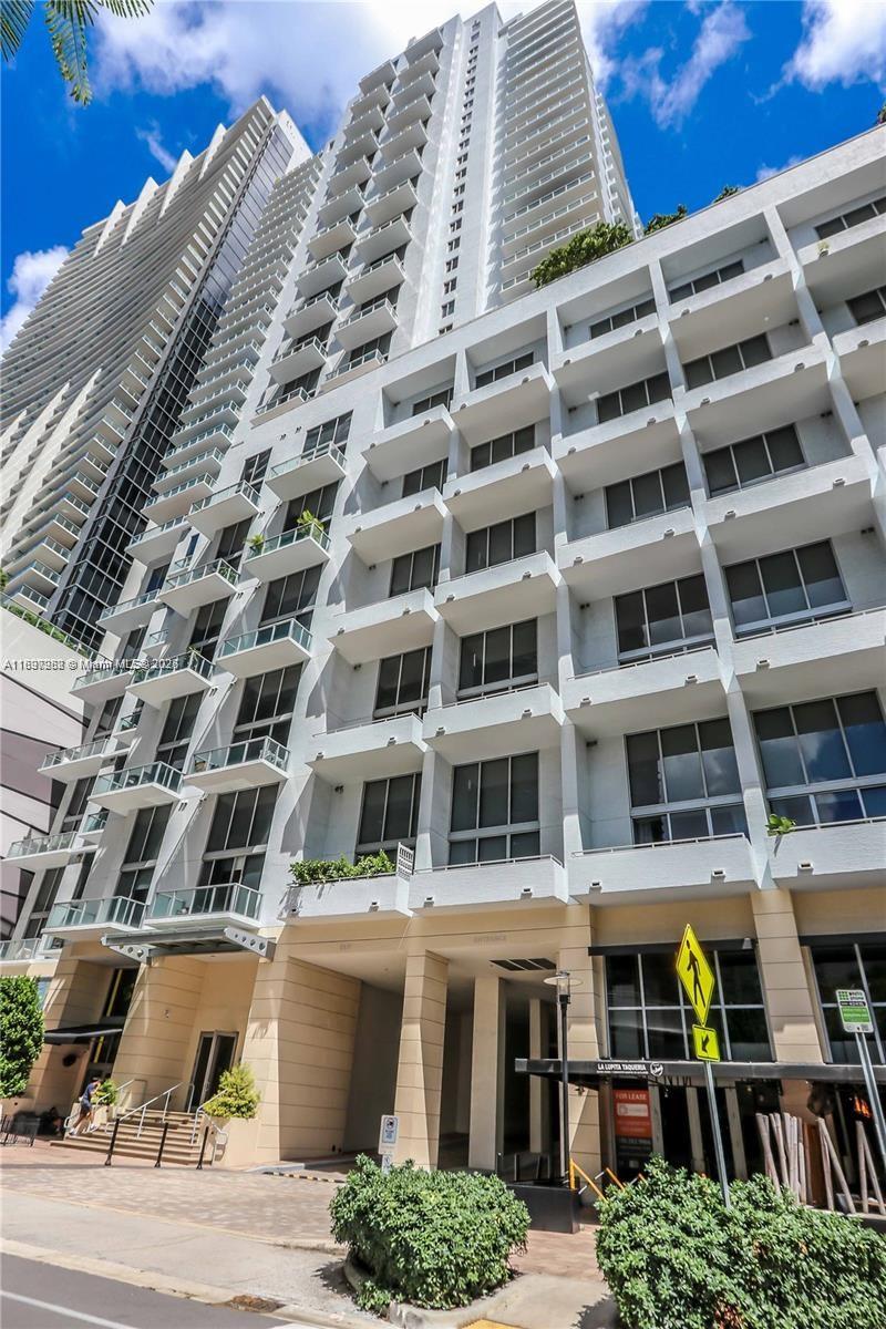 1050 Brickell Ave 414 Property Photo 28