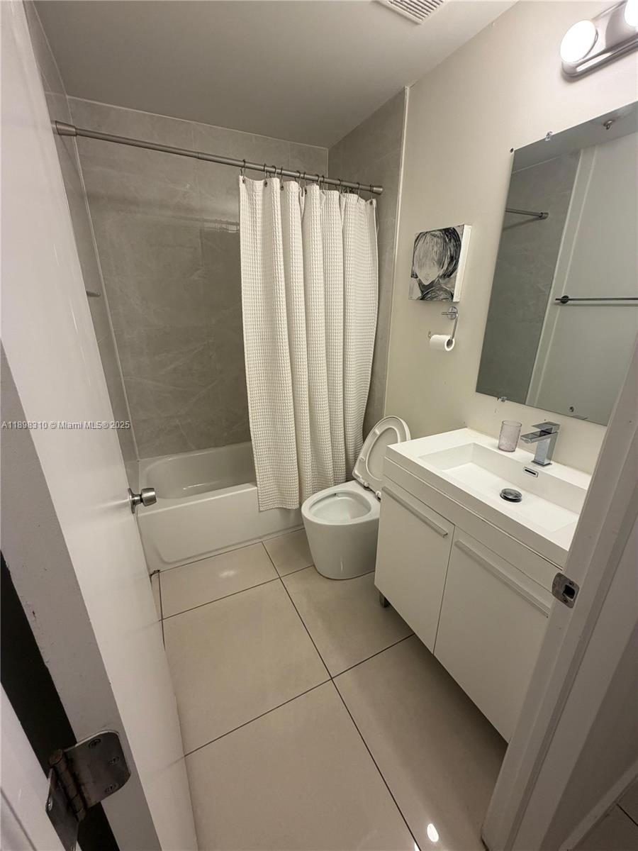 1132 Nw 38th St 1132 Property Photo 7