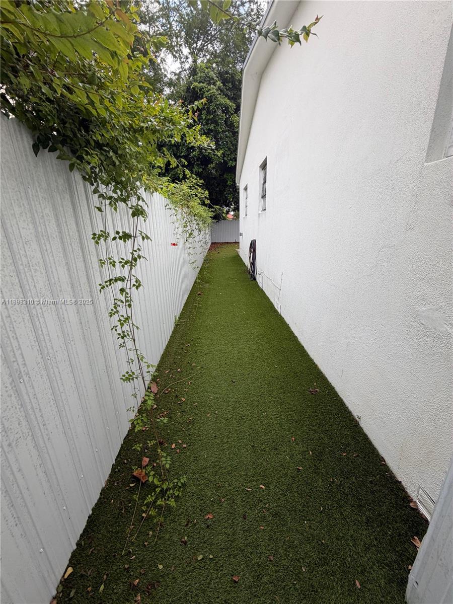 1132 Nw 38th St 1132 Property Photo 9
