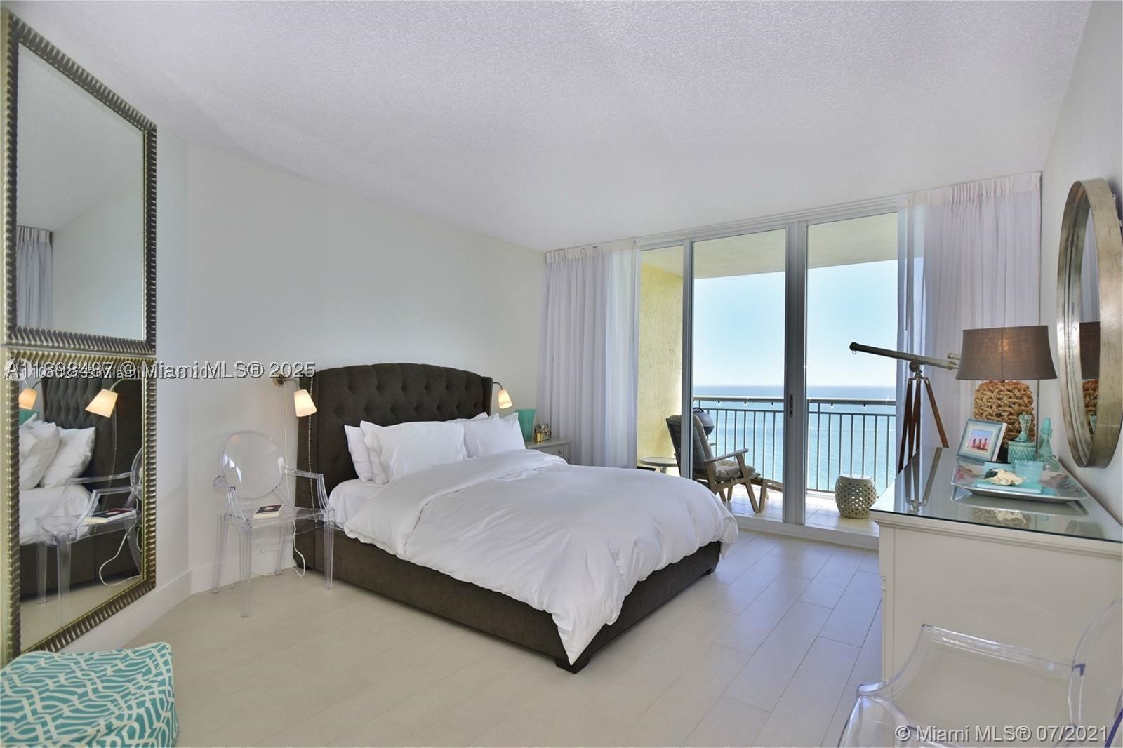 17375 Collins Ave 2002 Property Photo 10