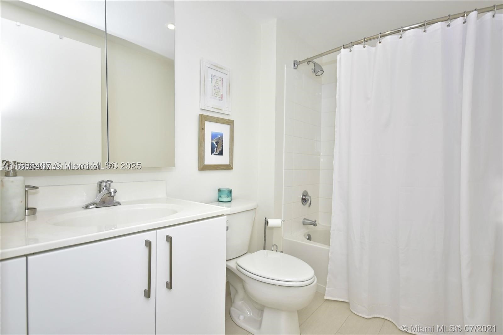 17375 Collins Ave 2002 Property Photo 14