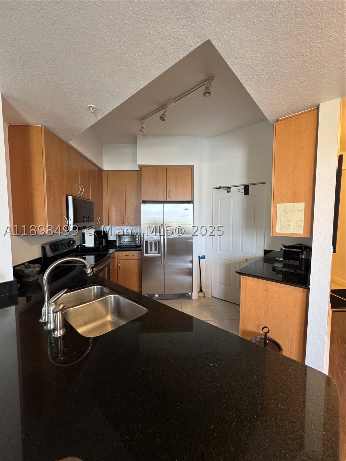 A11898499 Property Photo 18