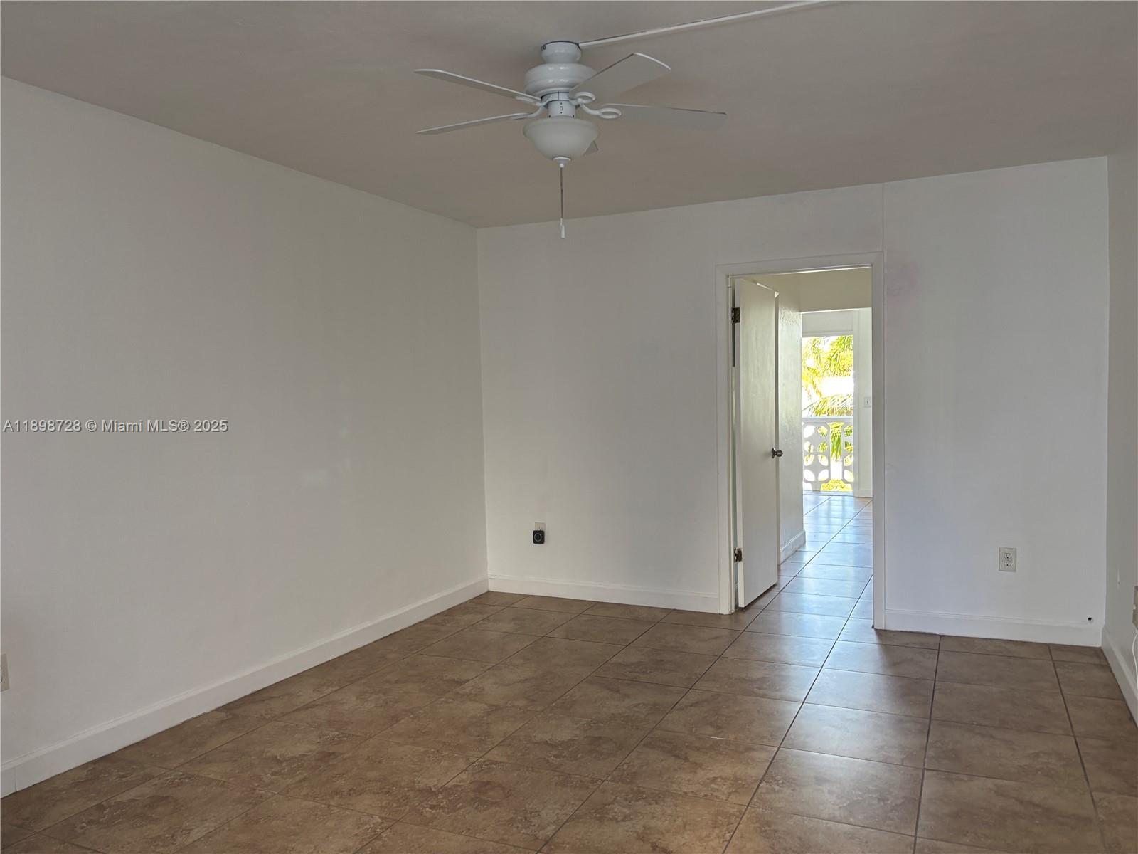 441 Collins Ave 27 Property Photo 7