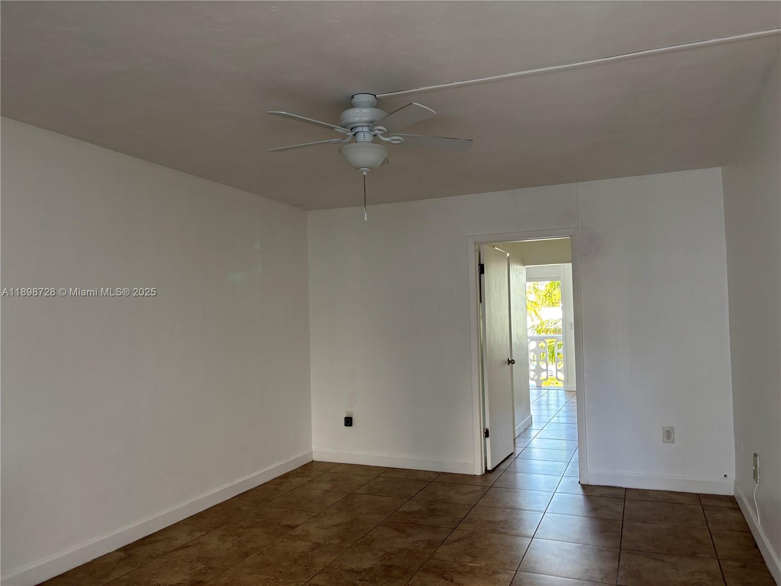 441 Collins Ave 27 Property Photo 25