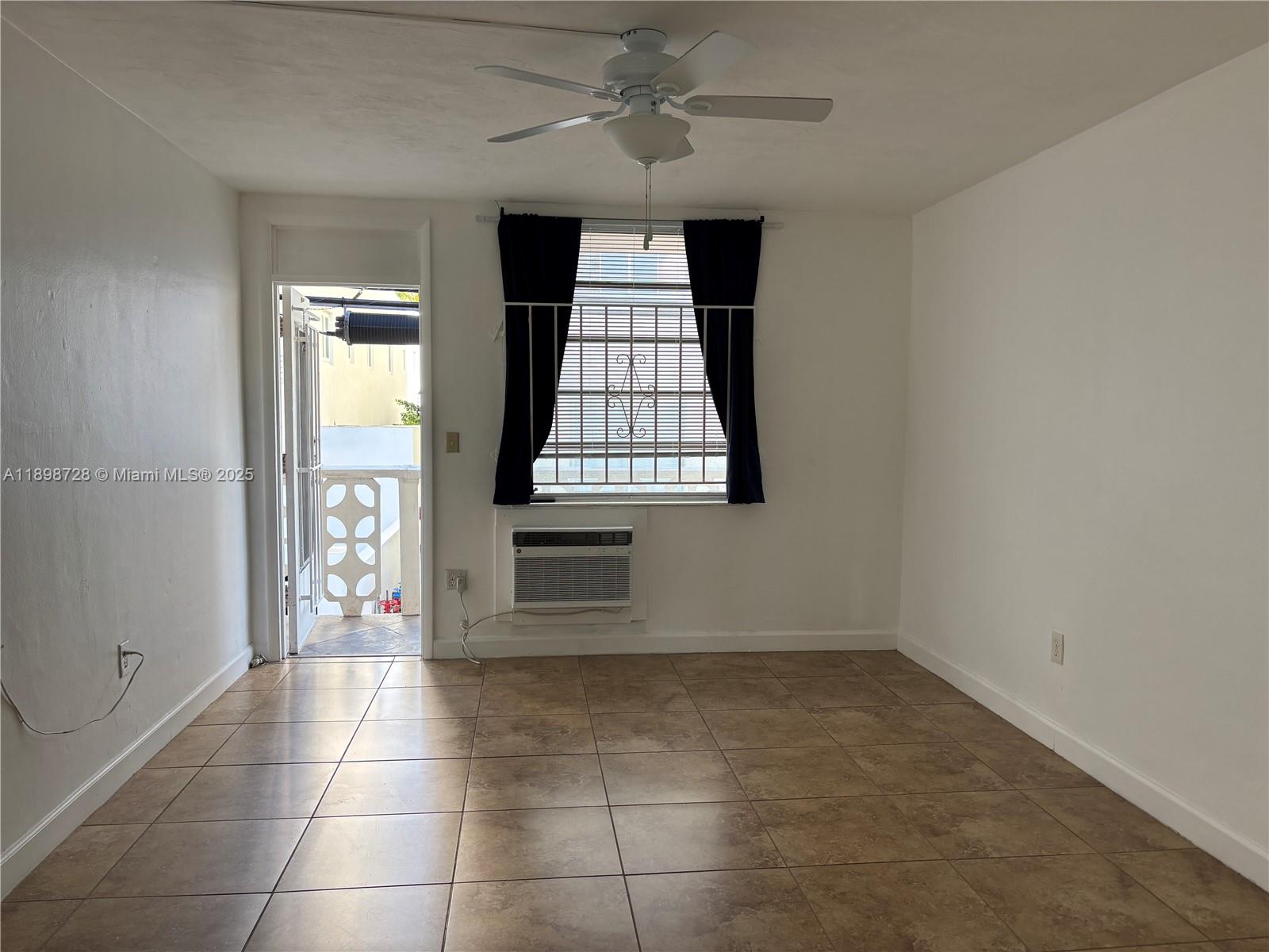 441 Collins Ave 27 Property Photo 27