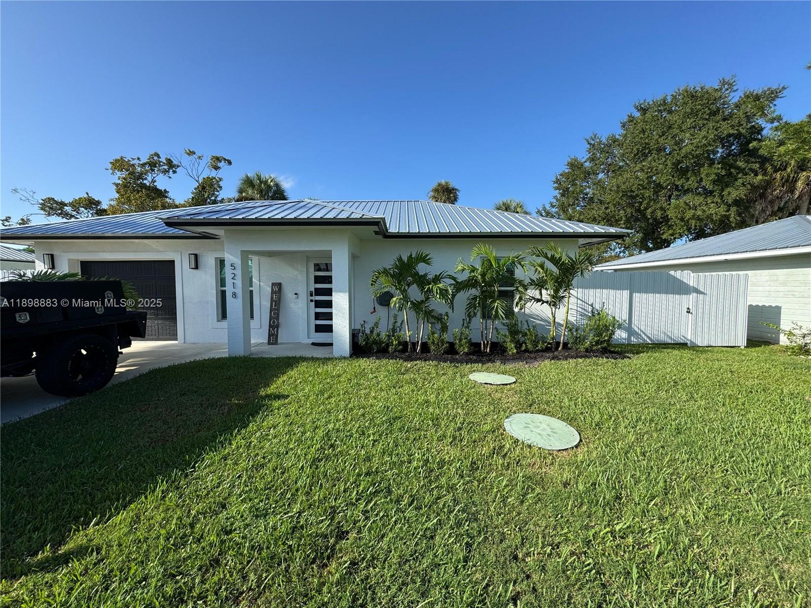5218 SE 43 St