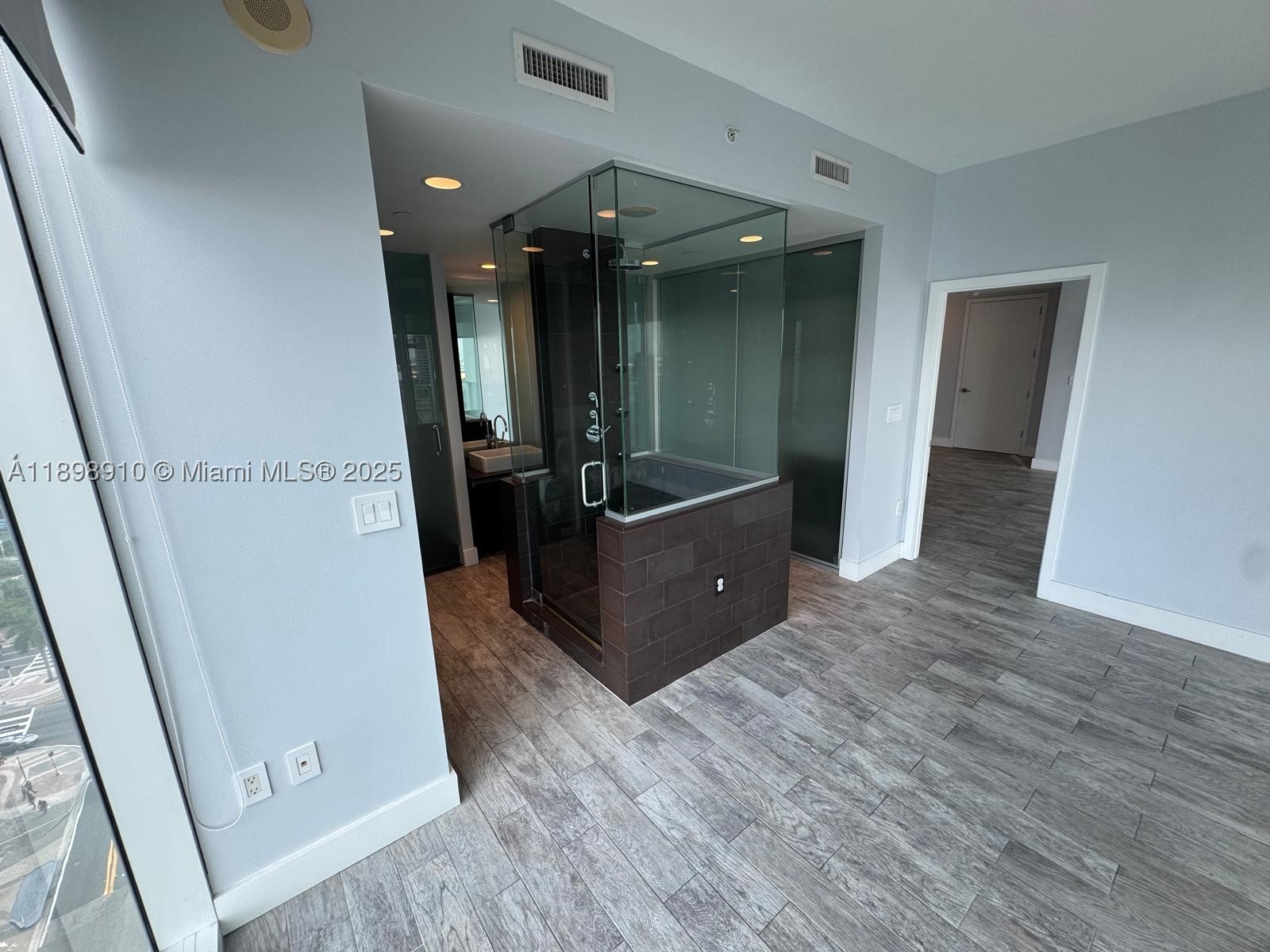 1040 Biscayne Blvd 1106 Property Photo 13