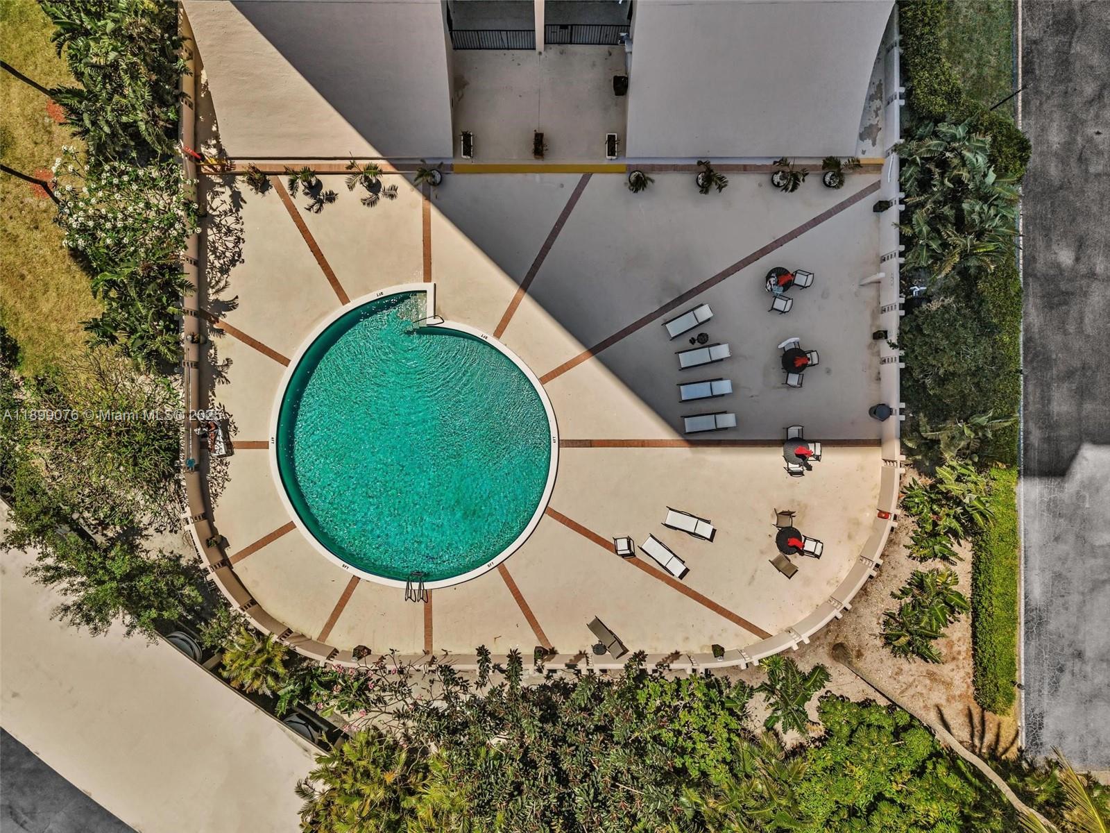 2425 Presidential Way 2003 Property Photo 44