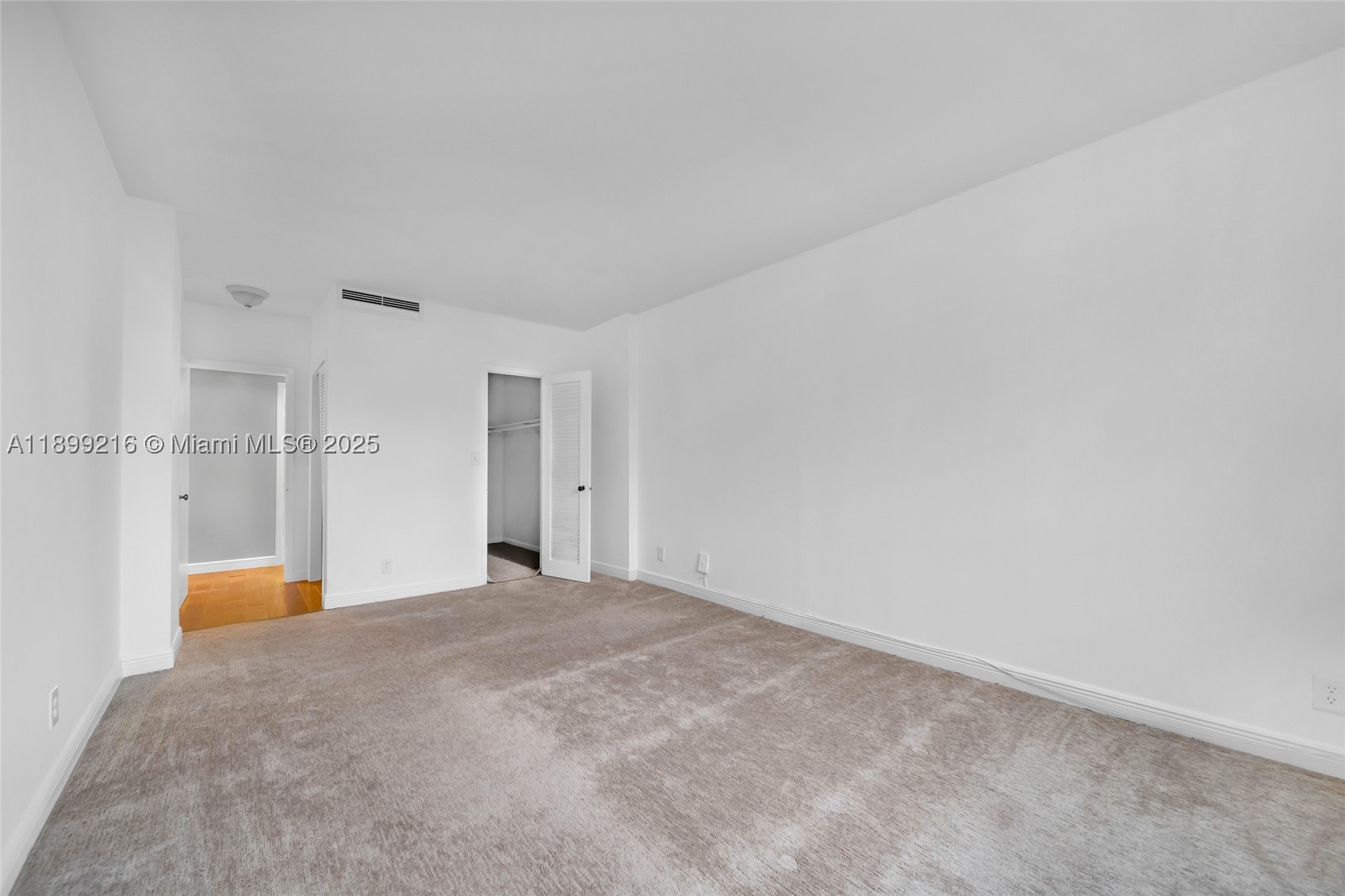 1455 N Treasure Dr 3k Property Photo 19