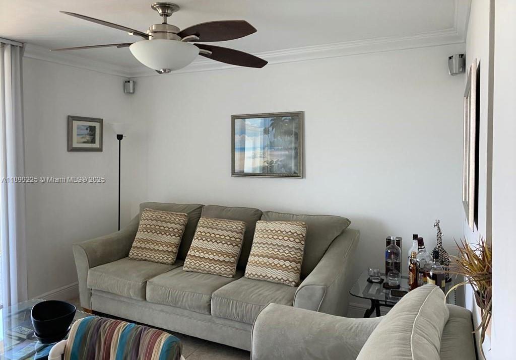5401 Collins Ave 729 Property Photo 18