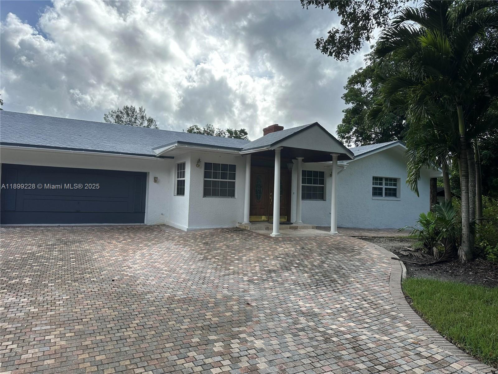 6300 Sw 181st Ln Property Photo 2