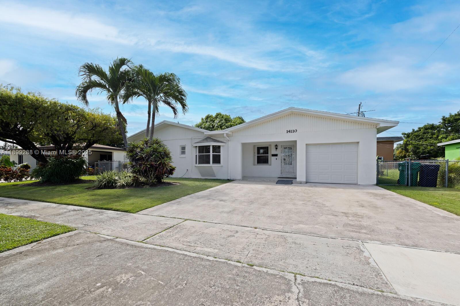 A11899288 Property Photo 1