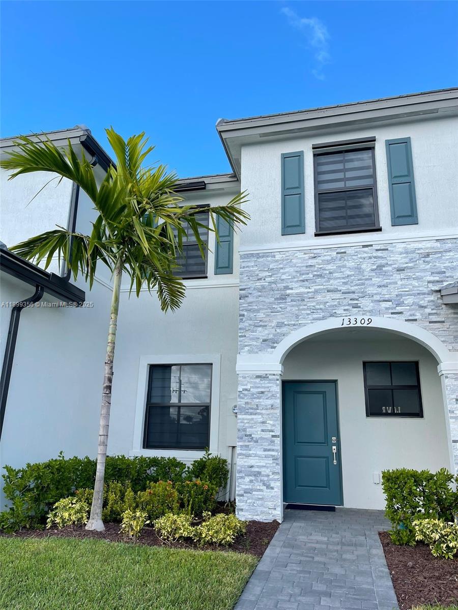 13309 SW 287th Ter Property Photo 1