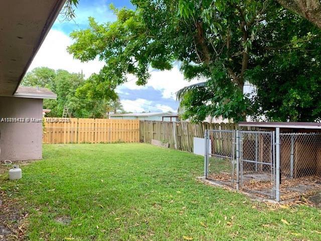 6720 Nw 28th St Property Photo 4