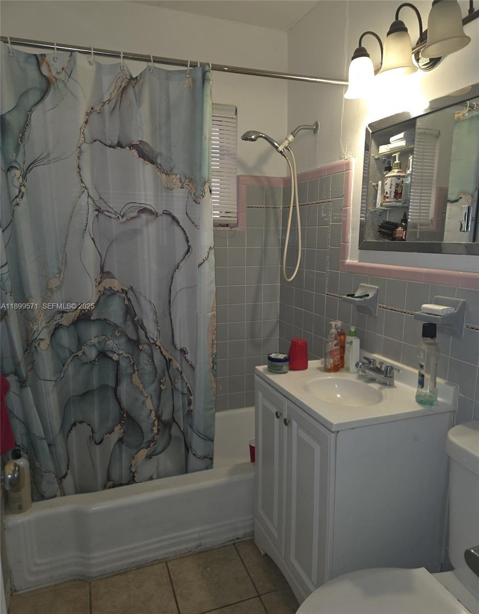 250 Nw 63rd Ct Property Photo 6