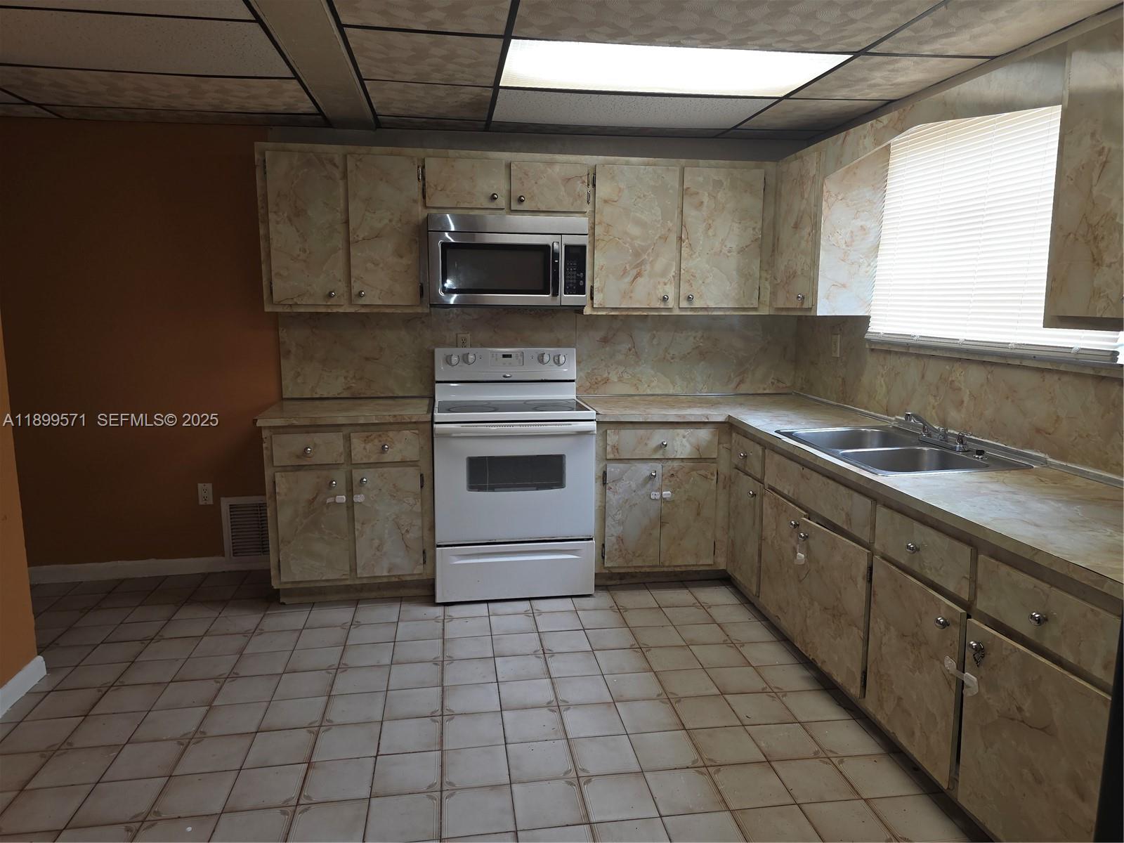 250 Nw 63rd Ct Property Photo 10